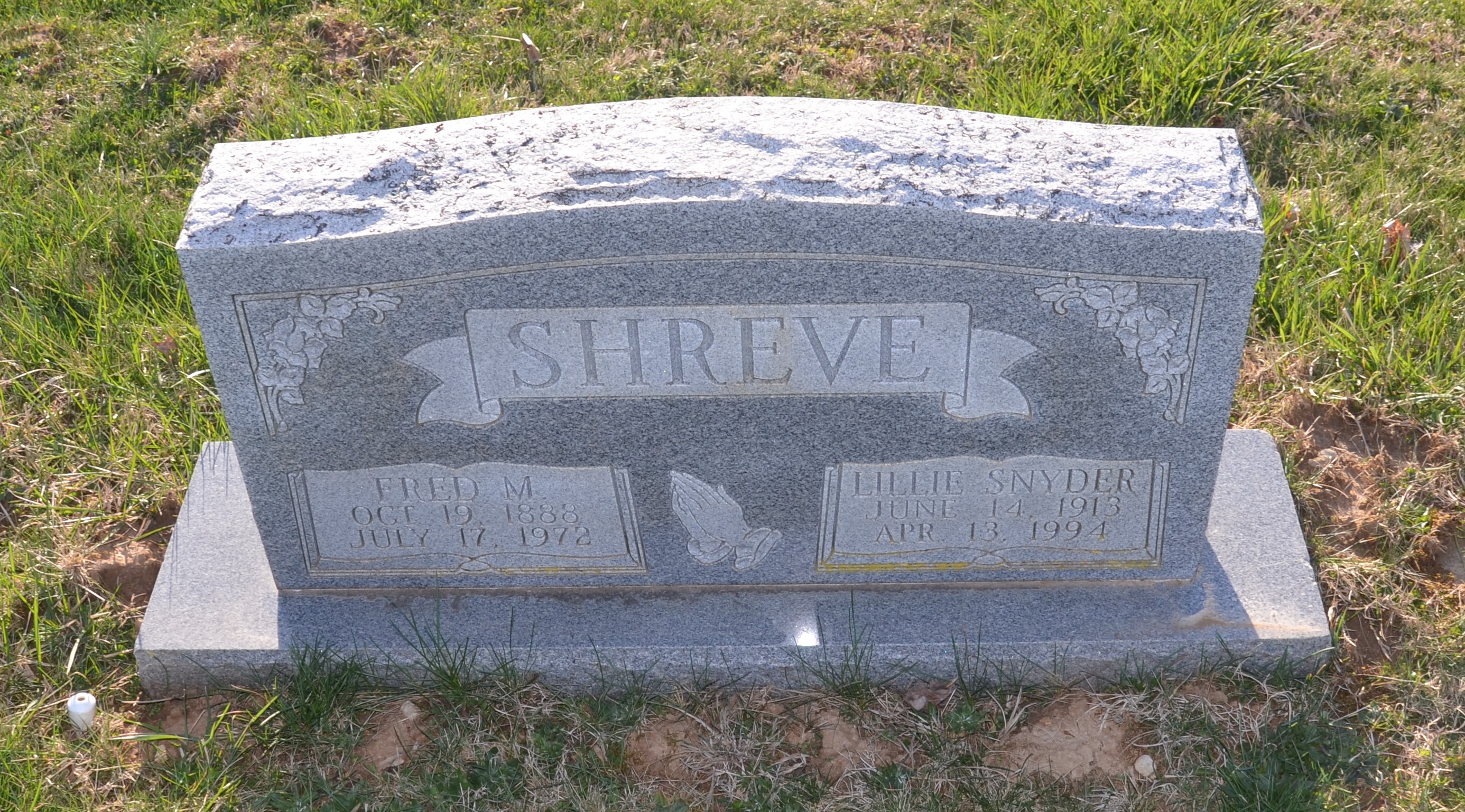 Gravestone front for Fred M. Shreve